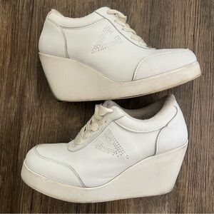 VOLATILE Cash White Wedge Sneakers Platform Tennis Shoes Logo Rhinestone 9